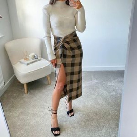 Zara plaid skirt with knot - Picture 2 of 3